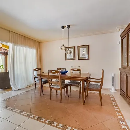 Casadeoso El Duque * אדחה