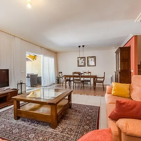 Casadeoso El Duque * אדחה